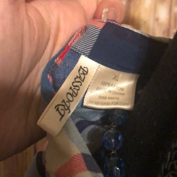 Button up - Picture 2 of 2